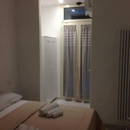 Domuschiara Bed & Breakfast Naples